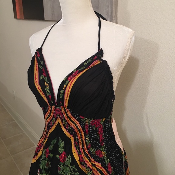 Black Haltered dress - Picture 2 of 4
